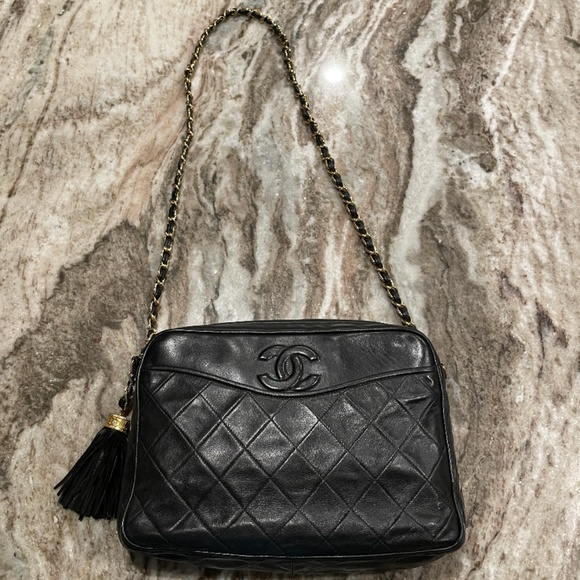 CHANEL crossbody camera bag - converts to shoulder bag - Picture 5 of 15